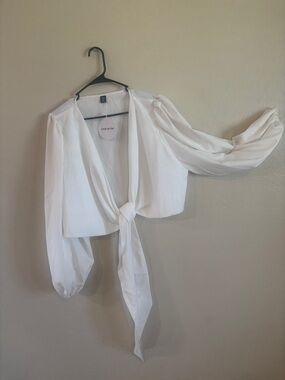 SHEIN White Tie-Front Puff Sleeve Crop Top